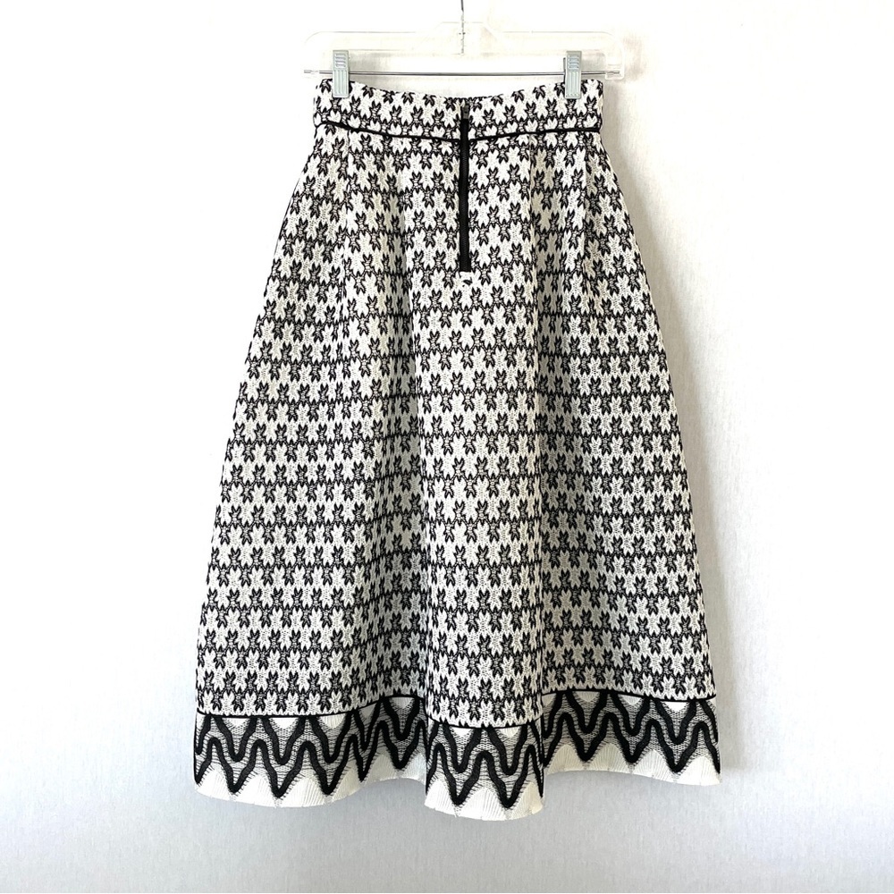 MAJE Josy Pleated Black and White Lace Midi Skirt - Picture 4 of 15